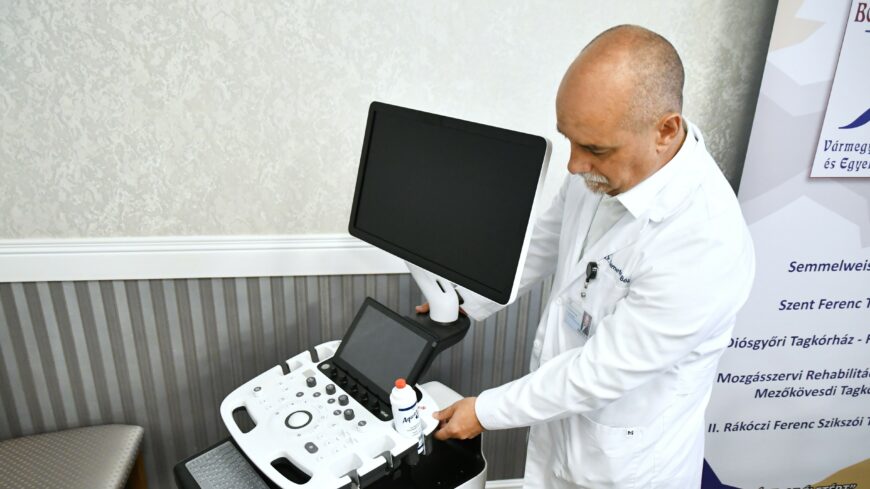 img_uj__idegsebeszeti_ultrahang_berendezes_erkezett_a_korhazba-1