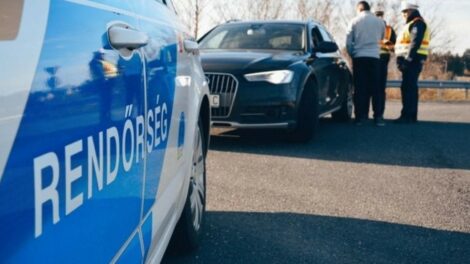 Eltiltás hatálya alatt, ittasan vezetett