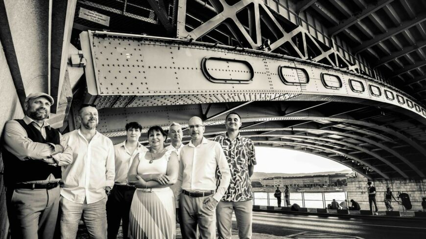 img_Kozbeszolt_az_eg___elso_filmes_klipjevel_uj_korszakot_nyit_a_Csik_Zenekar-2