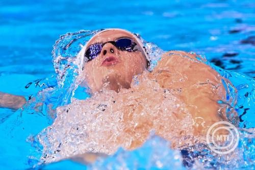 img_Vilagcsucsot_uszott_Kos_Hubert_-2