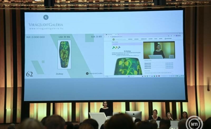 img_Huszonhat_millio_forintert_kelt_el_egy_Zsolnay_vaza-1