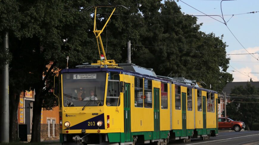 img_Matol_megint_jar_a_Tatra_villamos-1