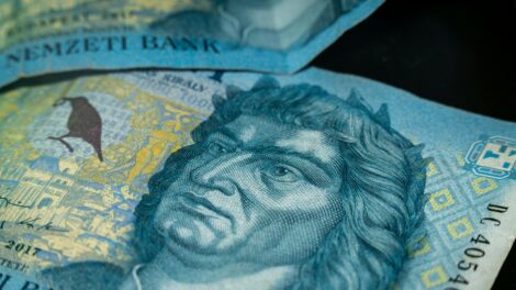 Mintegy ötmillió forintot sikkasztott egy közös képviselő