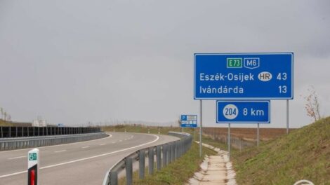 Hétfőtől megvásárolhatók a 2026-os autópálya-matricák – új, kedvezőbb M1-es regionális matrica is érkezik