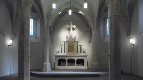 Vezetett séták indulnak Veszprémben a feltárt 17. századi sírokhoz