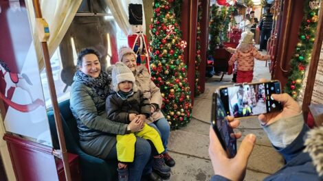 A miskolci adventi villamos már nem közlekedik, de a hétvégén még sokan megcsodálhatták