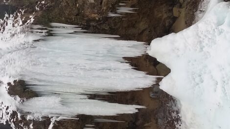 Befagyott Hámori-tó és a vízesés Lillafüreden százakat hívott a természetbe