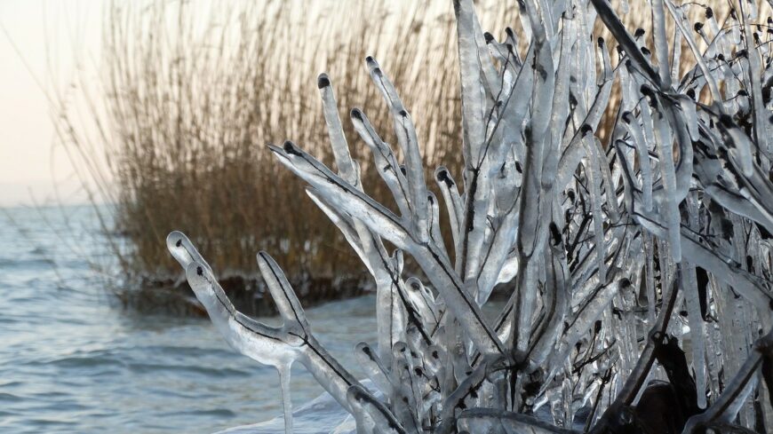 img_Elvekonyodhat_a_Balaton_jege-2