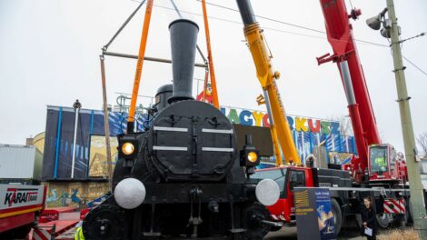 Gőzmozdony, cirkusz, kultúra