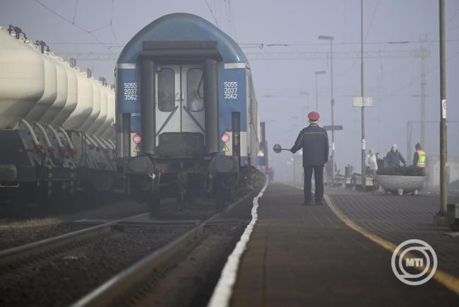 img_MaV__tobb_jarmuvet_allitanak_forgalomba_az_ev_vegi__ujevi_idoszakban_bizonyos_vonalakon-2