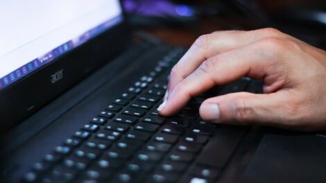 Adathalász csalók élnek vissza az MVM Next és a NAV nevével