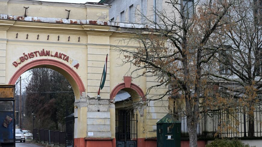 img_Ingatlancserevel_bovulhet_Eger_mozgastere