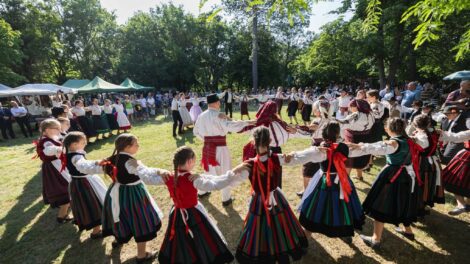Kezdődik a Tatai Sokadalom népművészeti fesztivál