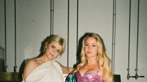 A két svéd popikon, Robyn és Zara Larsson egyesítették energiáikat