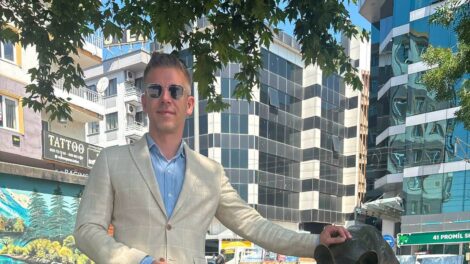 A miniszterelnök meglátogatta Mancs szobrát Törökországban