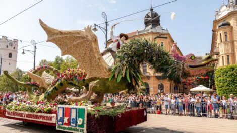 Több százezer virággal készül Debrecen a karneválra