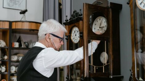 Vasárnap kezdődik a téli időszámítás: így változik a BKK és a MÁV menetrendje